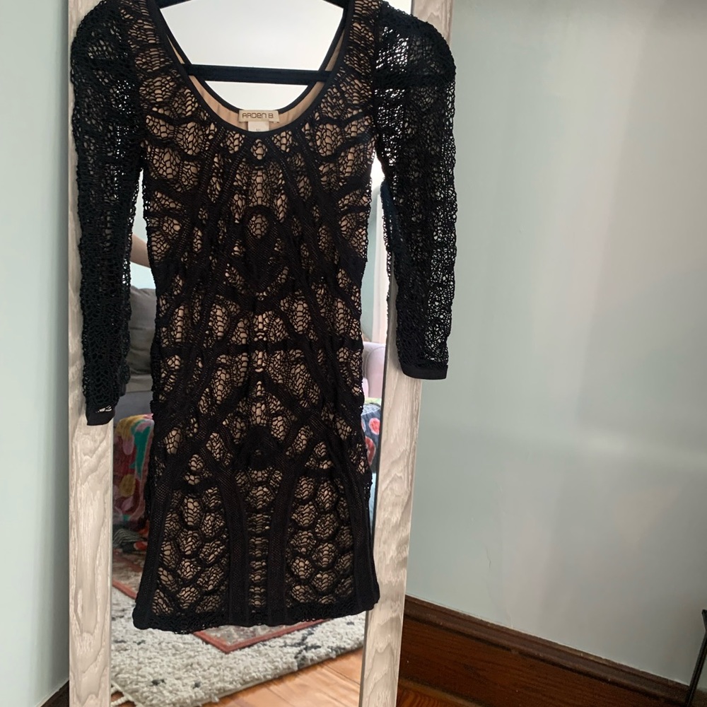 Arden B.- (M/L) Black Webbed Long Sleeve Dress. Like New.